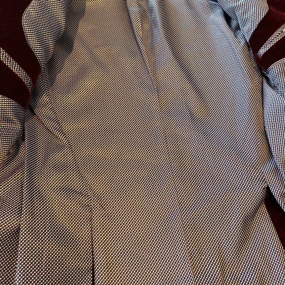 Boy's Burgundy Red Velvet Blazer by Isaac Mizrahi Size 6 - Picture 3 of 5